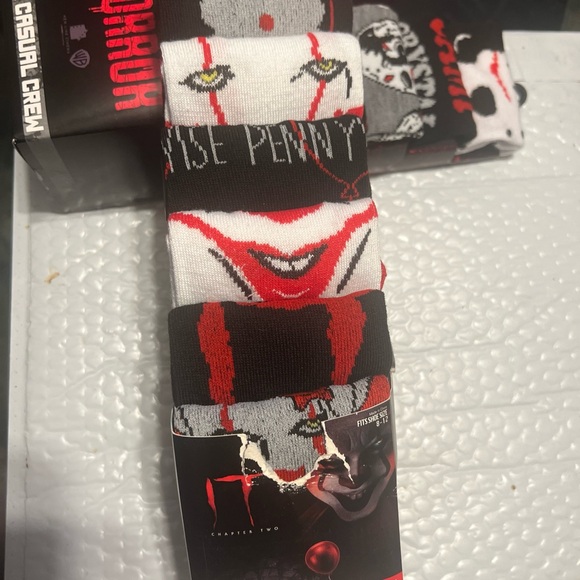 6 Pairs men's IT Penny Wise Casual Crew Socks Size 8-12 Horror hyp new - Picture 1 of 4